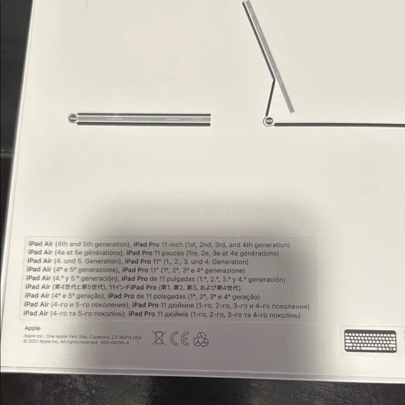 Apple iPad Magic Keyboard in Elegant Gray